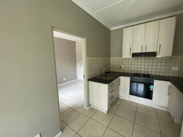 To Let 2 Bedroom Property for Rent in Maitland Western Cape